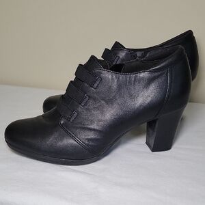 Clarks Brynn Celia Leather Booties Black US Size 8 1/2